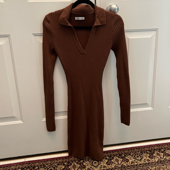 Brown v neck sweater dress - Picture 2 of 4